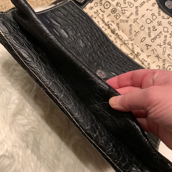 Unisa Faux Croc Embossed Leather purse - Picture 5 of 9